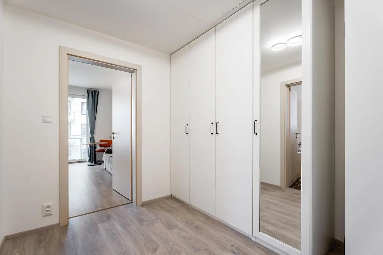 Appartement Auriapartments Liben Novy Byt 1Kk S Garazi Prague